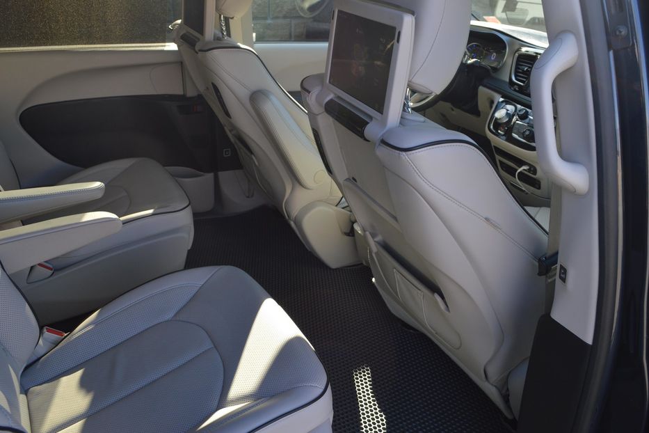 Продам Chrysler Pacifica Hybrid Limited 2019 года в Одессе