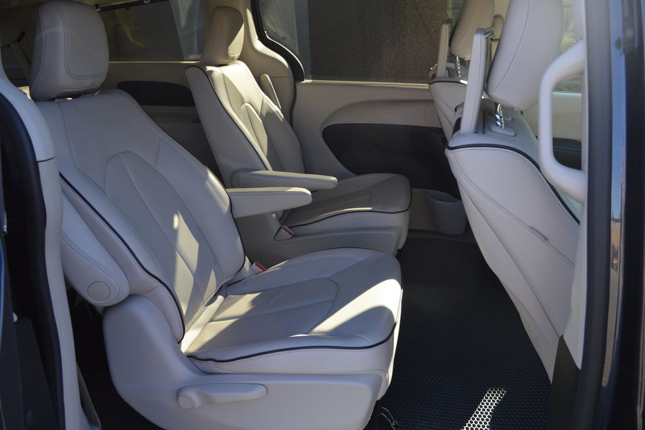 Продам Chrysler Pacifica Hybrid Limited 2019 года в Одессе