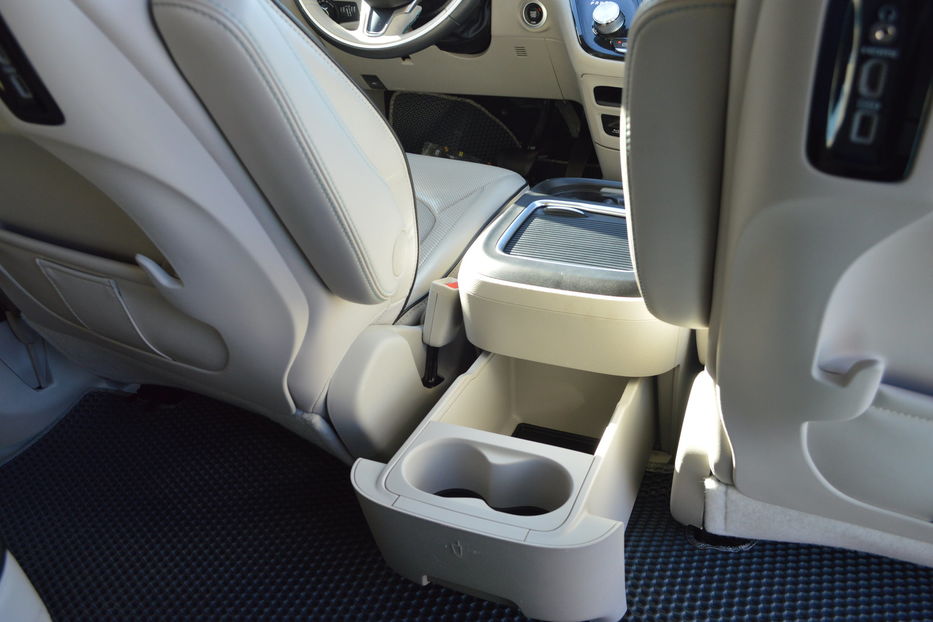 Продам Chrysler Pacifica Hybrid Limited 2019 года в Одессе