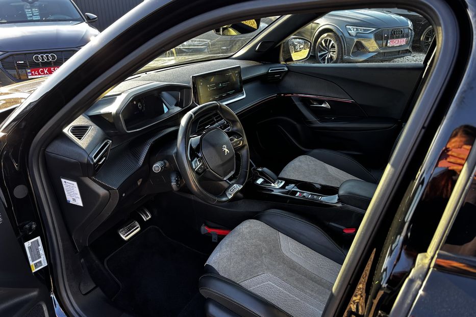 Продам Peugeot 2008 GT EV 50 KW авто у Львові  2021 года в Львове
