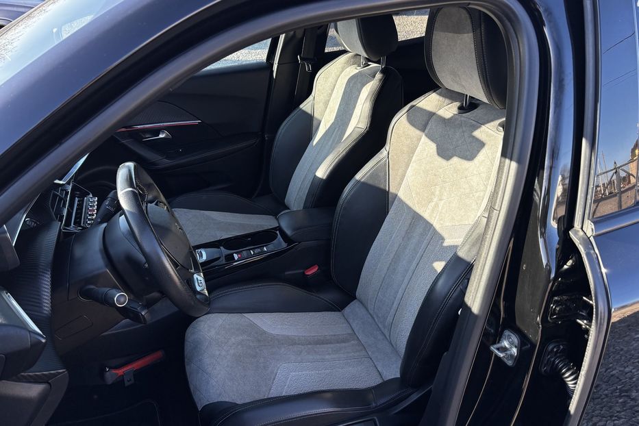 Продам Peugeot 2008 GT EV 50 KW авто у Львові  2021 года в Львове