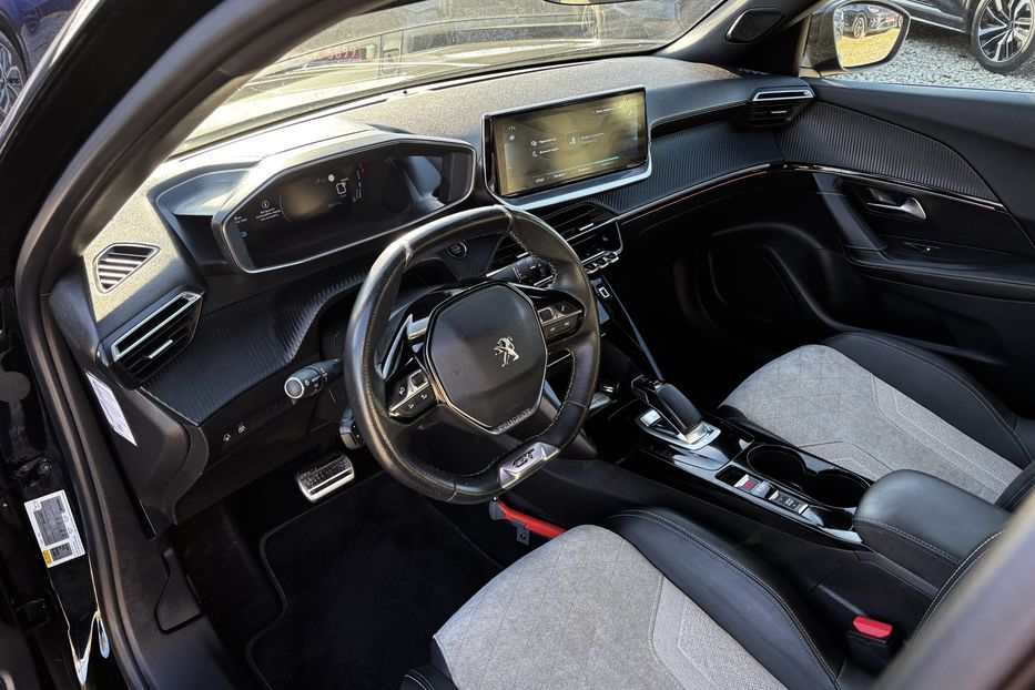 Продам Peugeot 2008 GT EV 50 KW авто у Львові  2021 года в Львове