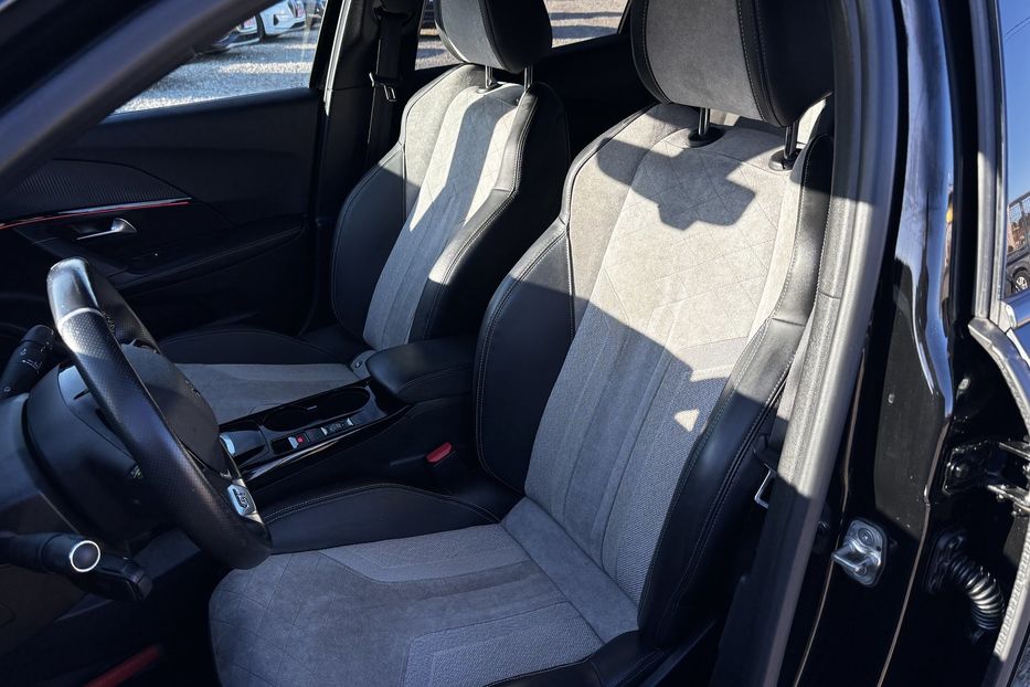 Продам Peugeot 2008 GT EV 50 KW авто у Львові  2021 года в Львове
