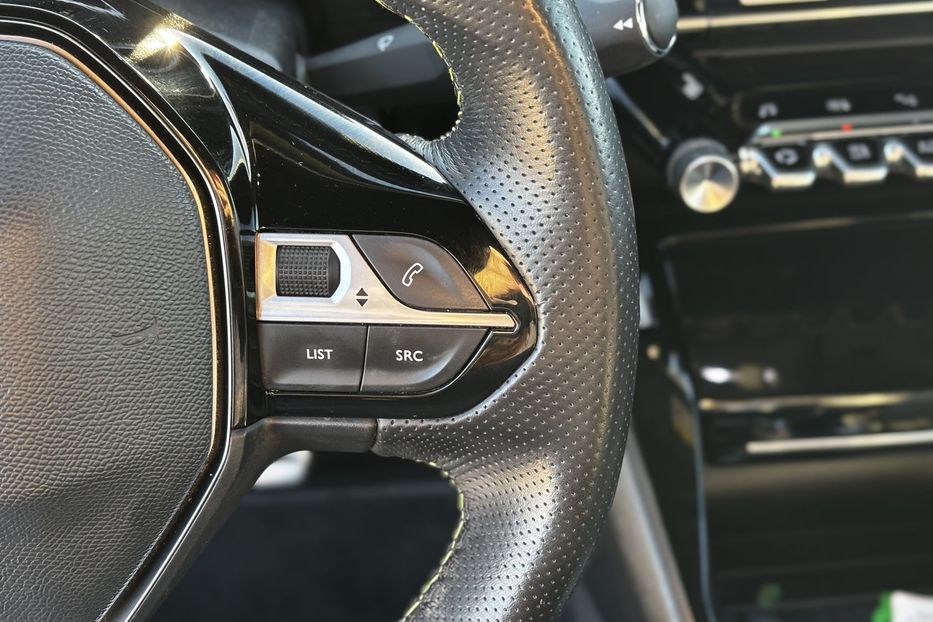 Продам Peugeot 2008 GT EV 50 KW авто у Львові  2021 года в Львове