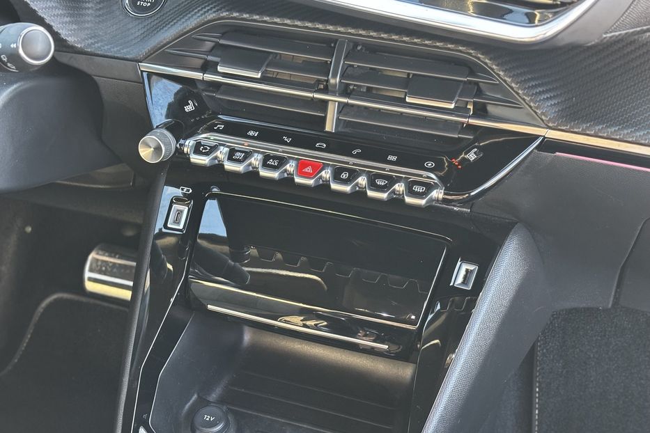 Продам Peugeot 2008 GT EV 50 KW авто у Львові  2021 года в Львове