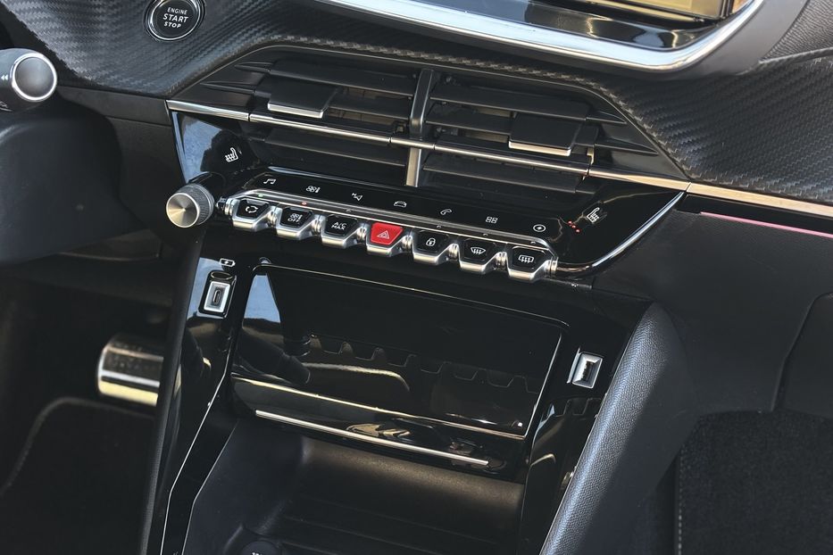 Продам Peugeot 2008 GT EV 50 KW авто у Львові  2021 года в Львове