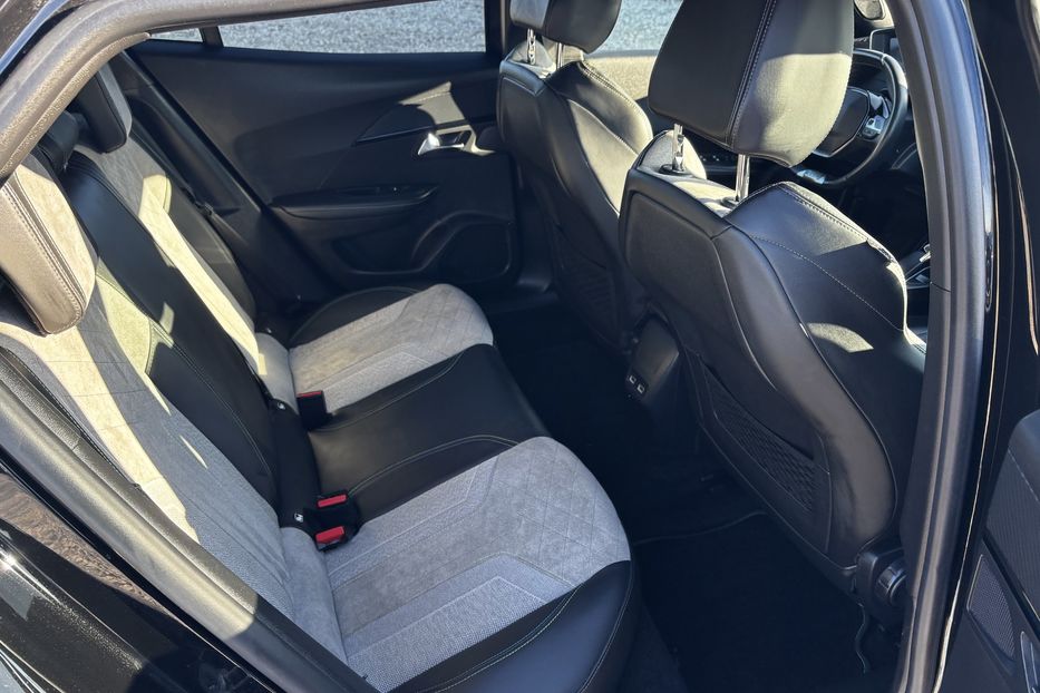 Продам Peugeot 2008 GT EV 50 KW авто у Львові  2021 года в Львове