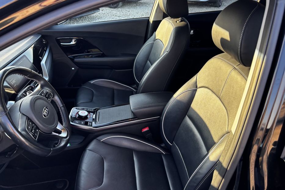 Продам Kia Niro 64 кВт авто у Львові  2020 года в Львове