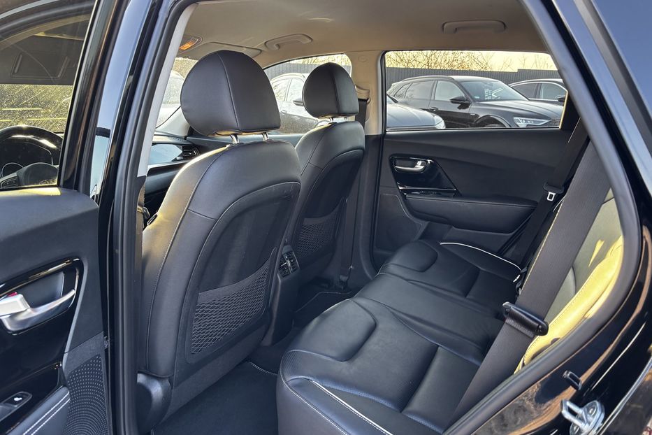 Продам Kia Niro 64 кВт авто у Львові  2020 года в Львове