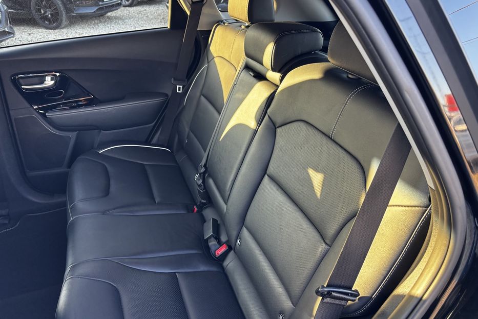 Продам Kia Niro 64 кВт авто у Львові  2020 года в Львове