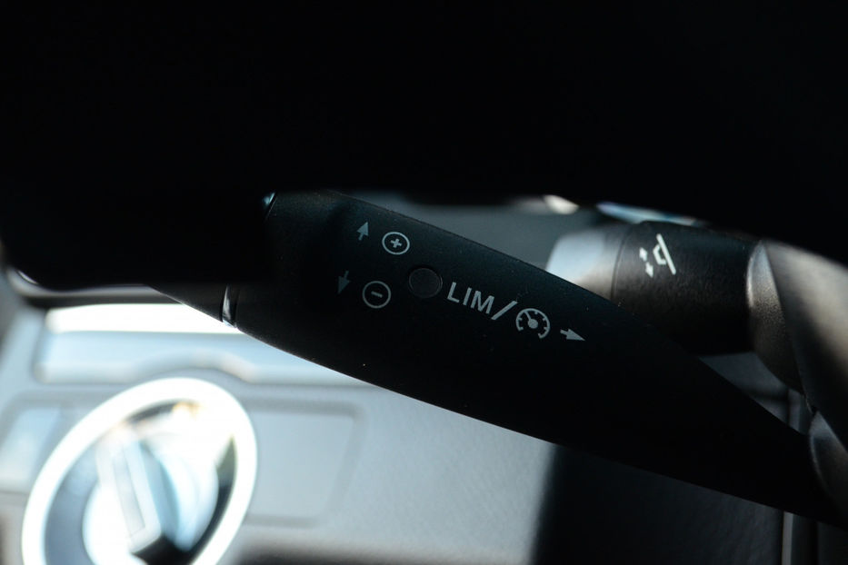 Продам Mercedes-Benz E-Class  200 7G-Tronic(184 л.с.) 2014 года в Киеве