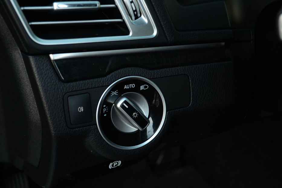 Продам Mercedes-Benz E-Class  200 7G-Tronic(184 л.с.) 2014 года в Киеве