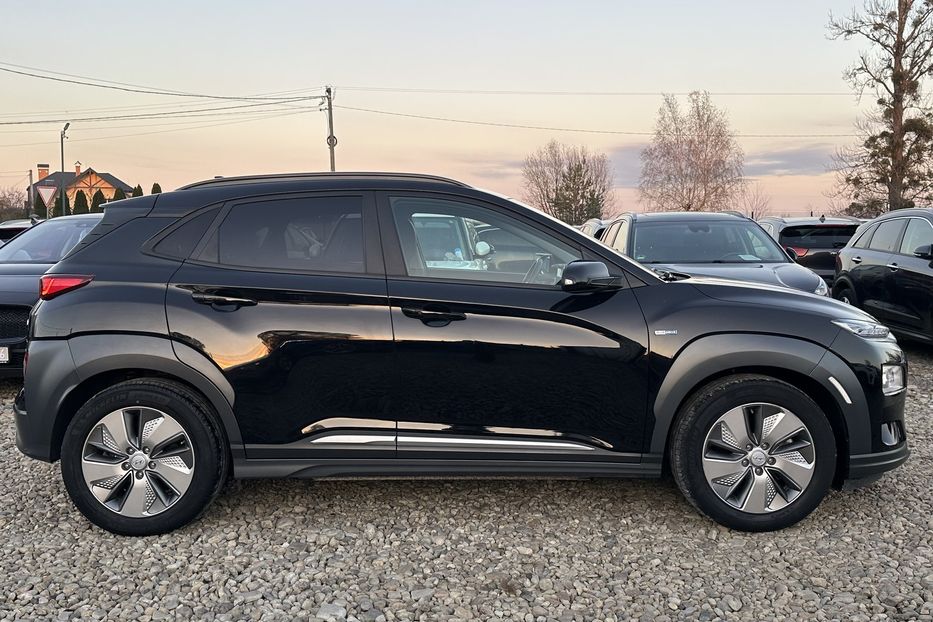 Продам Hyundai Kona 64kWhМакс.комплектація PREMIUM 2020 года в Львове