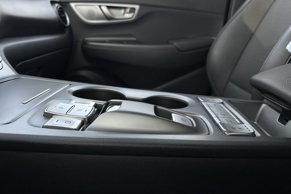 Продам Hyundai Kona 64kWhМакс.комплектація PREMIUM 2020 года в Львове