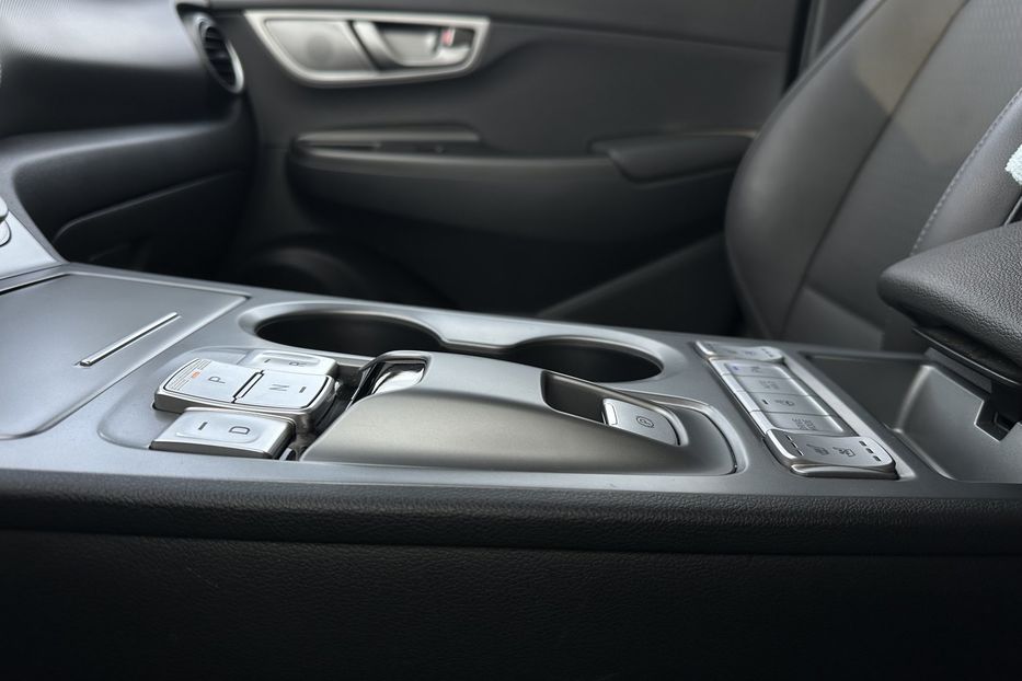 Продам Hyundai Kona 64kWhМакс.комплектація PREMIUM 2020 года в Львове