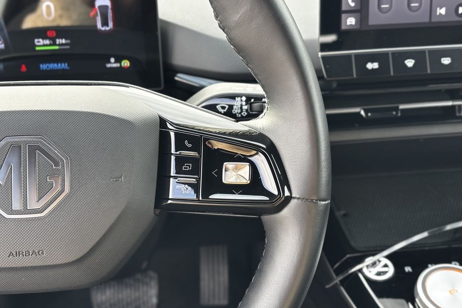 Продам MG 6 Standard 5D авто в дорозі  2023 года в Львове