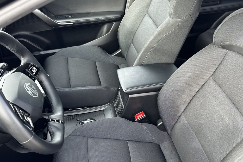 Продам MG 6 Standard 5D авто в дорозі  2023 года в Львове