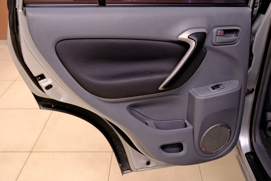 Продам Toyota Rav 4 2001 года в Одессе