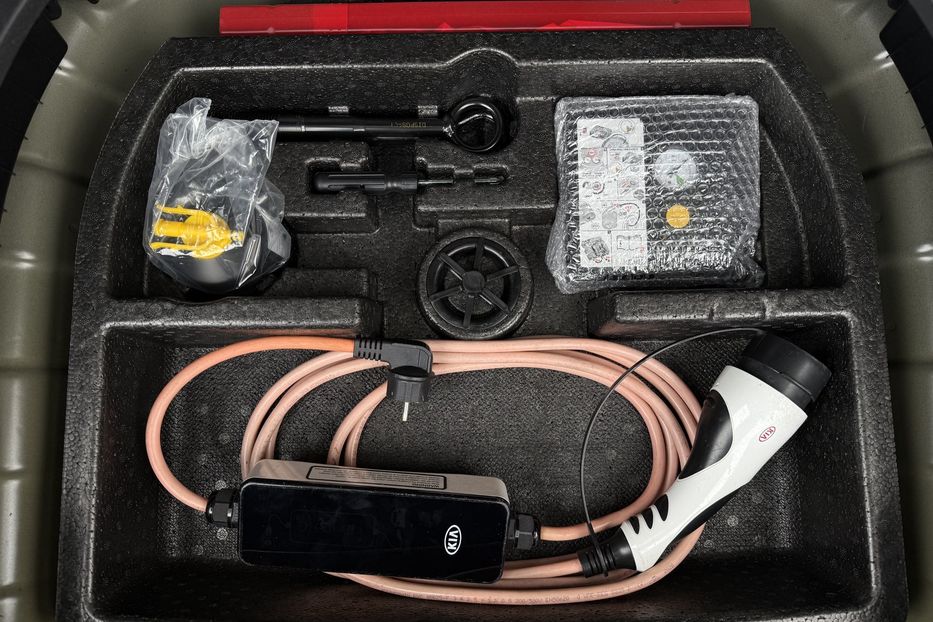 Продам Kia Niro 64кВт Макс.комплектація! ЛЮК! 2021 года в Львове