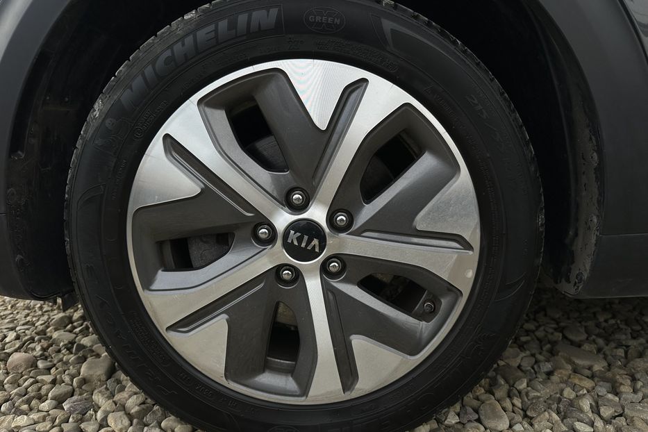 Продам Kia Niro 64кВтТепловийПідгрвсидінькерма 2021 года в Львове