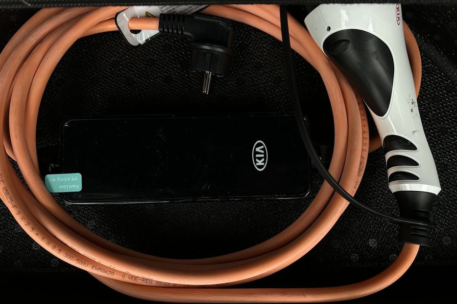 Продам Kia Niro 64кВтТепловийПідгрвсидінькерма 2021 года в Львове