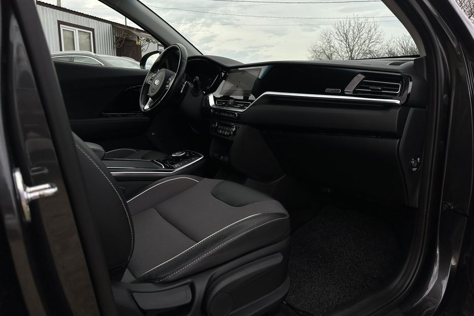 Продам Kia Niro 64кВтТепловийПідгрвсидінькерма 2021 года в Львове