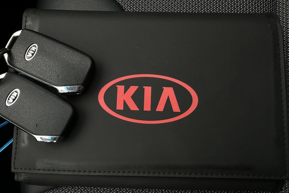 Продам Kia Niro 64кВтТепловийПідгрвсидінькерма 2021 года в Львове