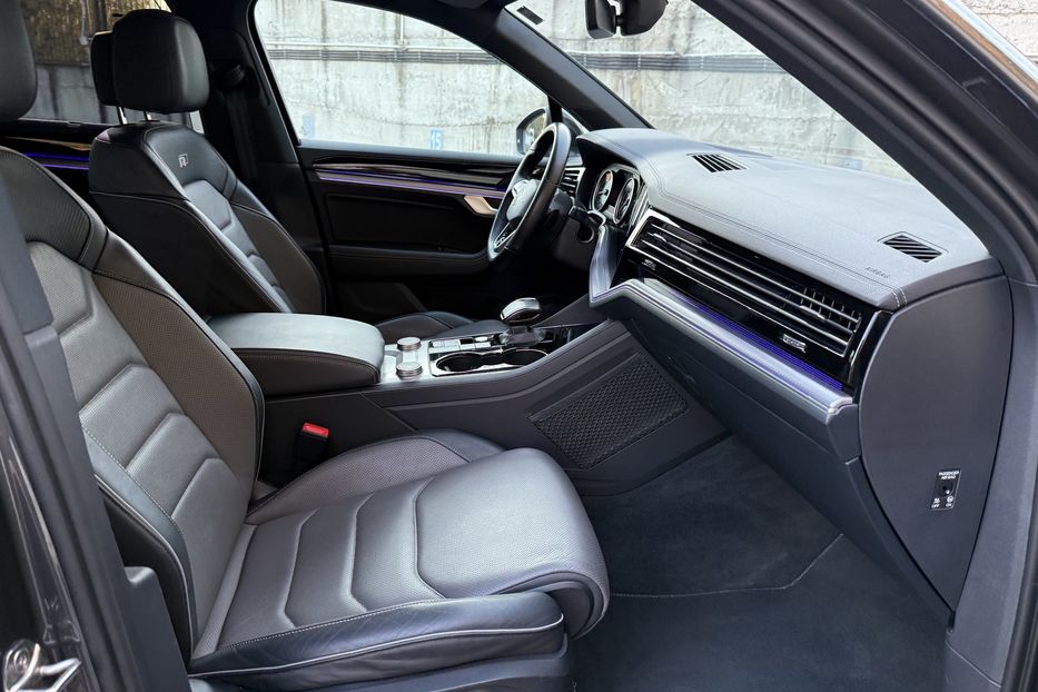 Продам Volkswagen Touareg R-line авто в Рівному 2021 года в Ровно