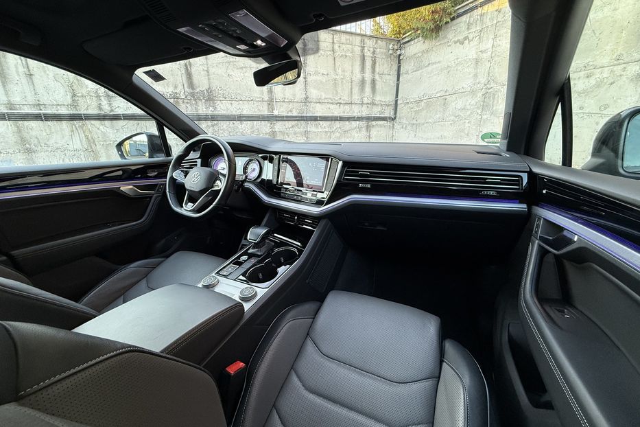 Продам Volkswagen Touareg R-line авто в Рівному 2021 года в Ровно