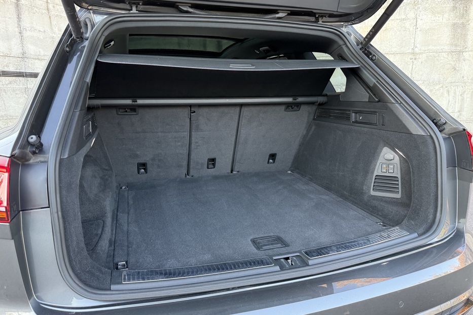 Продам Volkswagen Touareg R-line авто в Рівному 2021 года в Ровно