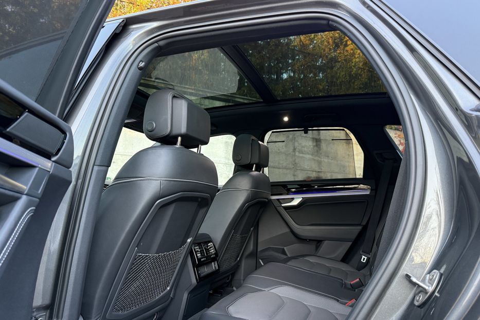 Продам Volkswagen Touareg R-line авто в Рівному 2021 года в Ровно