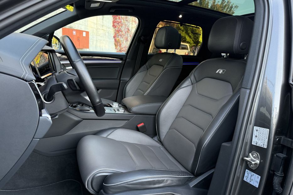 Продам Volkswagen Touareg R-line авто в Рівному 2021 года в Ровно