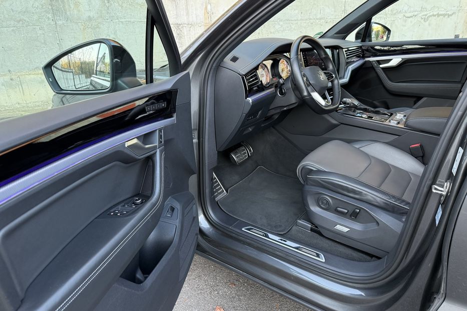 Продам Volkswagen Touareg R-line авто в Рівному 2021 года в Ровно