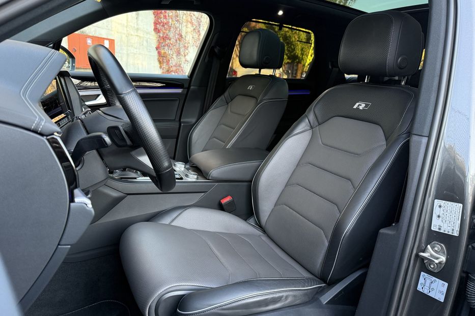 Продам Volkswagen Touareg R-line авто в Рівному 2021 года в Ровно