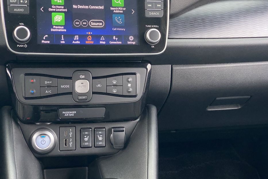 Продам Nissan Leaf 62 квт 2023 года в Луцке