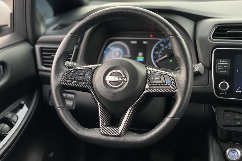 Продам Nissan Leaf 62 квт 2023 года в Луцке
