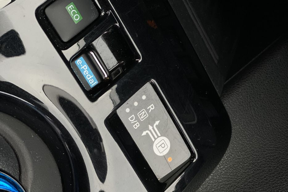 Продам Nissan Leaf 62 квт 2023 года в Луцке