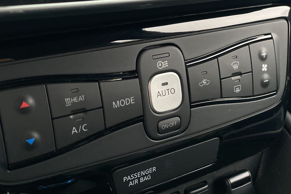 Продам Nissan Leaf 62 квт 2023 года в Луцке