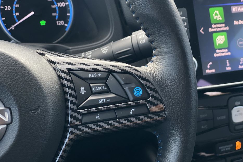 Продам Nissan Leaf 62 квт 2023 года в Луцке