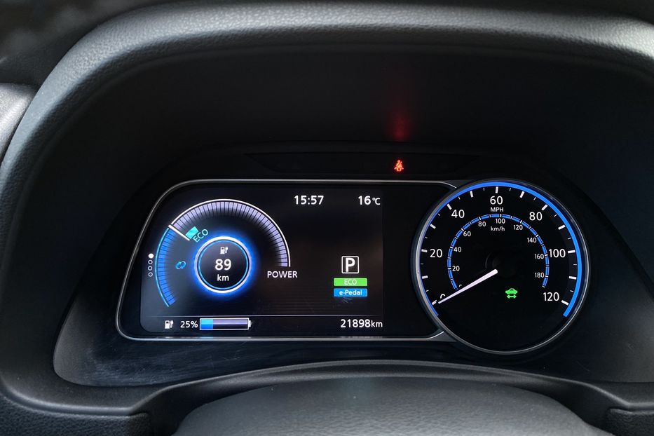 Продам Nissan Leaf 62 квт 2023 года в Луцке