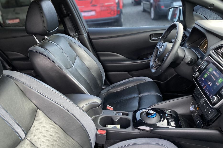 Продам Nissan Leaf 62 квт 2023 года в Луцке