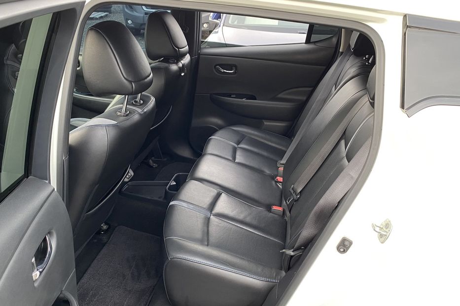 Продам Nissan Leaf 62 квт 2023 года в Луцке