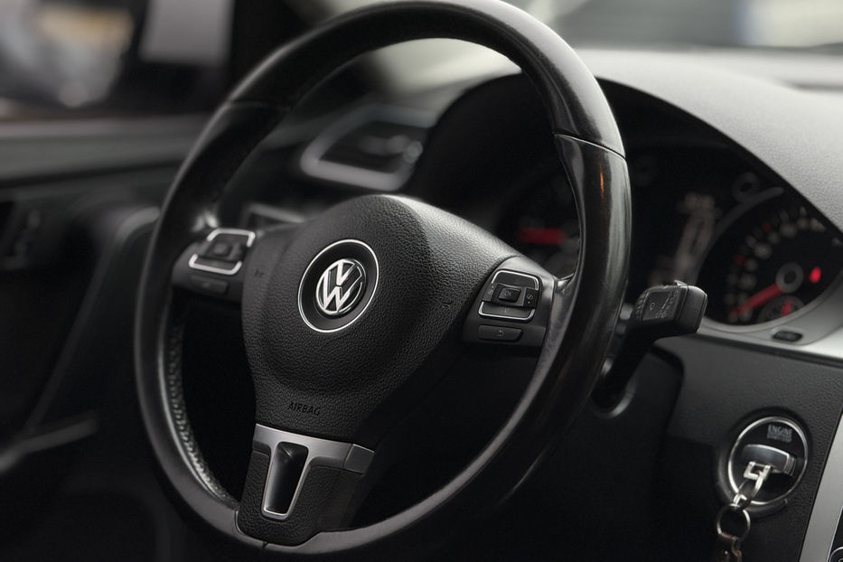 Продам Volkswagen Passat B7 2011 года в Киеве