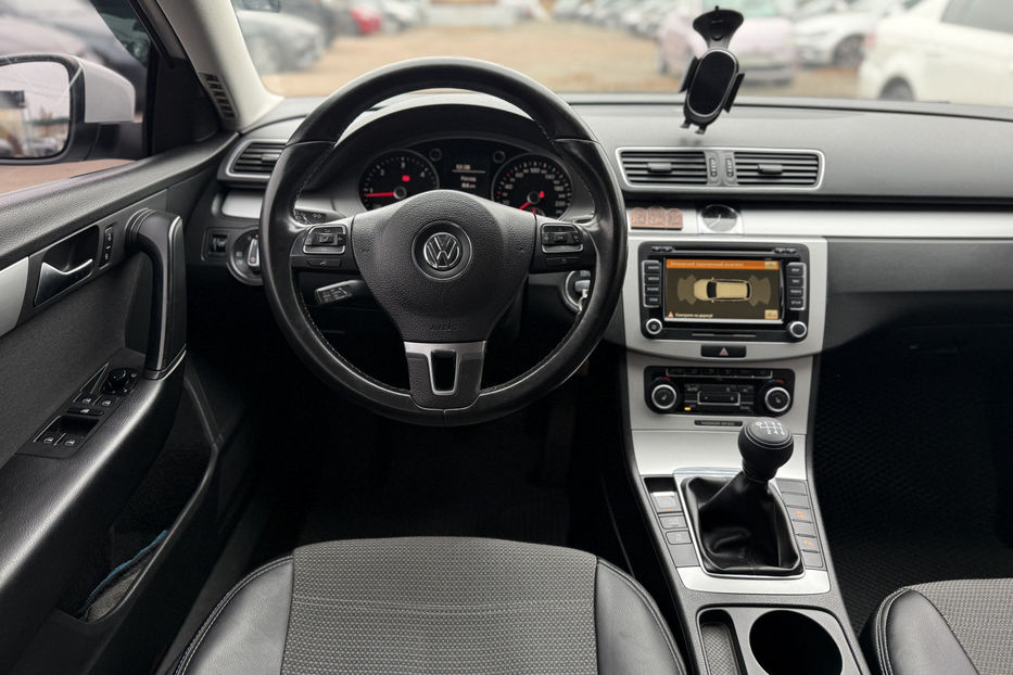 Продам Volkswagen Passat B7 2011 года в Киеве