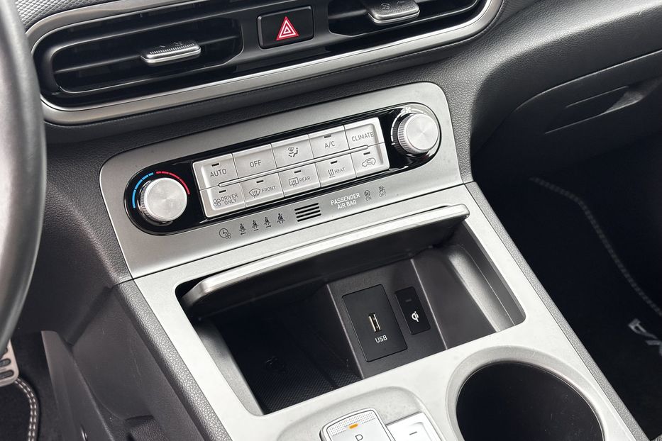 Продам Hyundai Kona 64 KW авто у Львові 2022 года в Львове