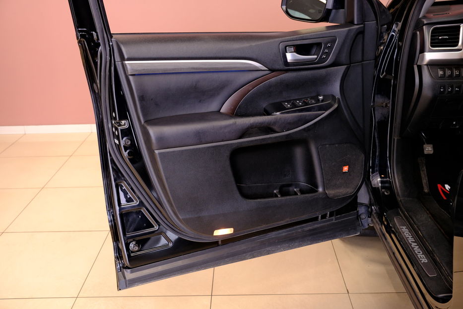 Продам Toyota Highlander 2017 года в Одессе