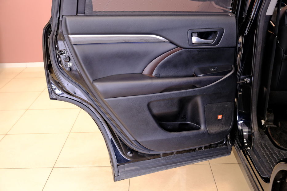 Продам Toyota Highlander 2017 года в Одессе