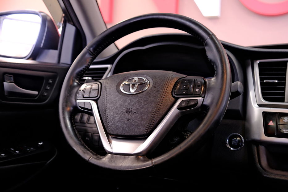 Продам Toyota Highlander 2017 года в Одессе