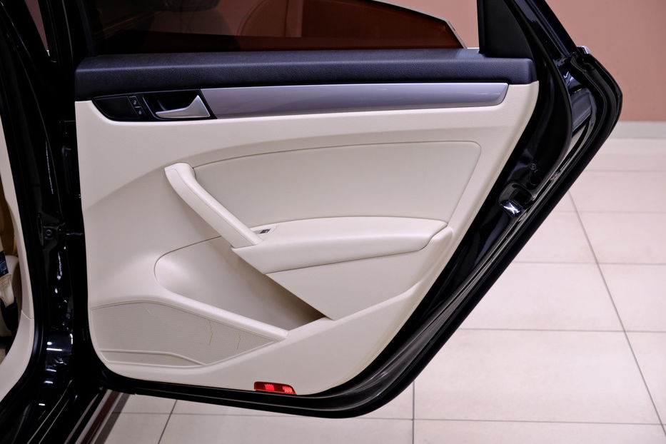 Продам Volkswagen Passat B7 NMS 2015 года в Одессе