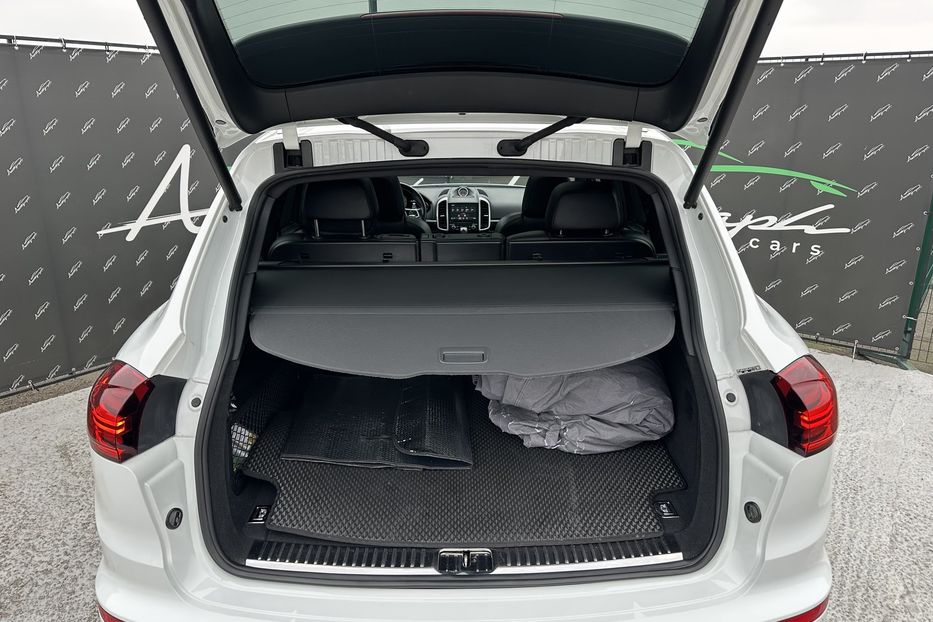 Продам Porsche Cayenne S 2016 года в Киеве